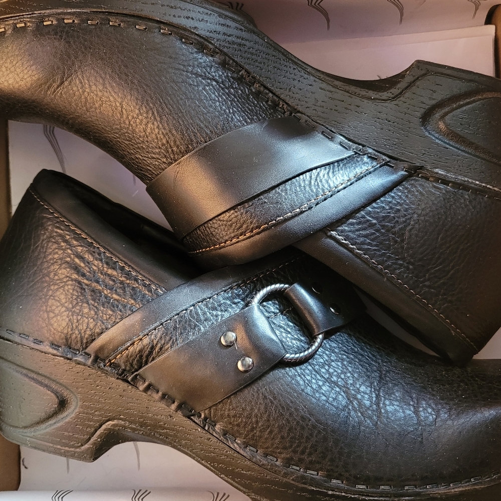 Sofft Black Leather Clogs size 9
